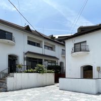 福岡市中央区谷の賃貸物件/左側は本物件。同じような建物がいくつもあります。