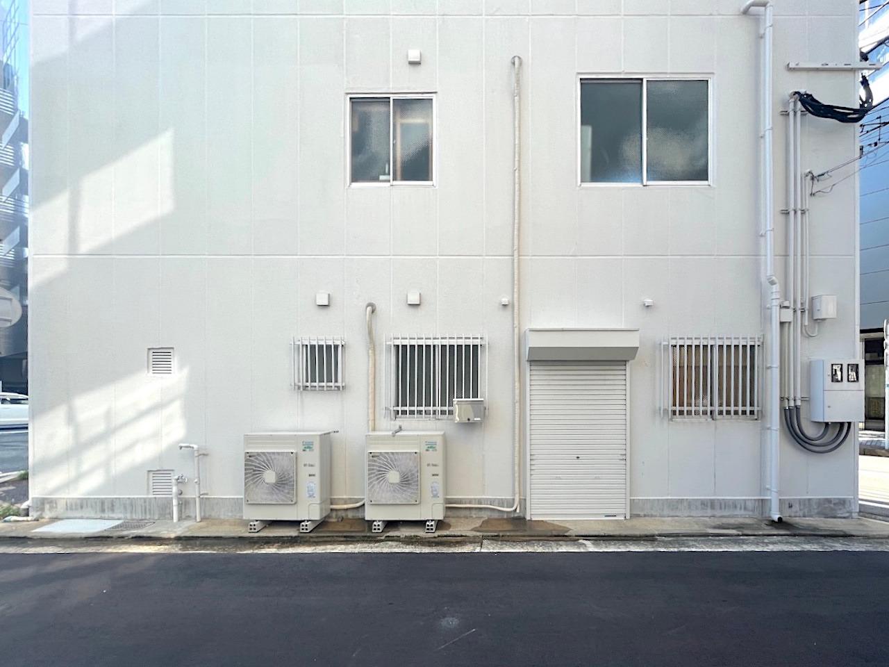 福岡市博多区千代の賃貸物件/建物裏面。こちらも出入り口があります。