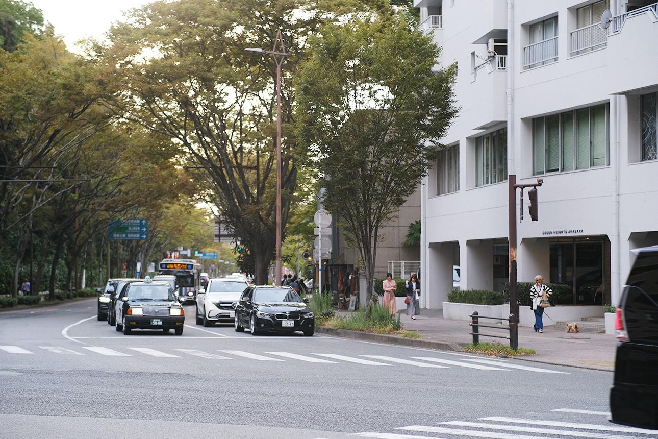 福岡市中央区赤坂の売買物件/前面道路との関係。街の雰囲気ごと素敵なのです。
