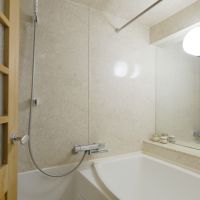 福岡市中央区赤坂の売買物件/お風呂。ユニットバスが入らなかったので、表層と乾燥機能をアップデートしています。