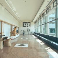 福岡市西区今津の賃貸物件/ロビーはリゾートホテルを思わせる雰囲気があります。