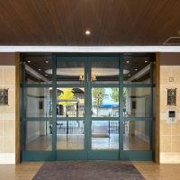 福岡市中央区大濠公園 の賃貸物件/オートロック付のエントランス。