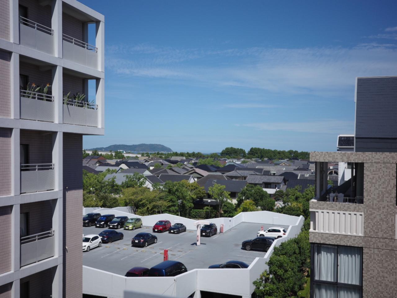 福岡市早良区百道浜の売買物件/奥には山も見えます。