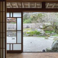 糸島市飯原の売買物件/室内から見える日本庭園。京都にいかずとも楽しめるようにとオーナーがこだわってつくりました。