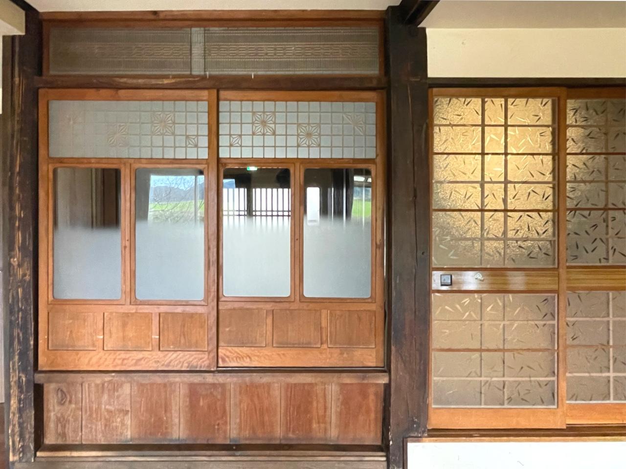 糸島市飯原の売買物件/ここらの建具も昔のまま。