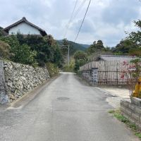 糸島市飯原の売買物件/物件前の道路。静かで昔ながらの風景。