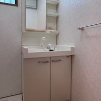 福岡市中央区桜坂の賃貸物件/洗面台はコンパクトです。