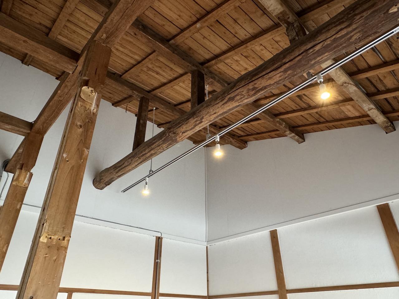 福岡市城南区神松寺の賃貸物件/剥き出しの梁がかっこいい。
