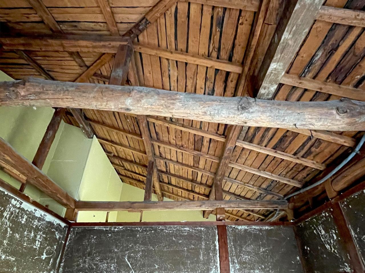 福岡市中央区渡辺通の賃貸物件/もちろん天井剥き出しです。（A.B.E.F区画タイプ）
