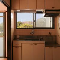 福岡市中央区六本松3丁目の賃貸物件/２口コンロが置ける使いやすそうなキッチンはポイント高し。