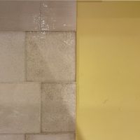 福岡市中央区平尾の売買物件/キッチンの壁には、本物のタイルを使用。