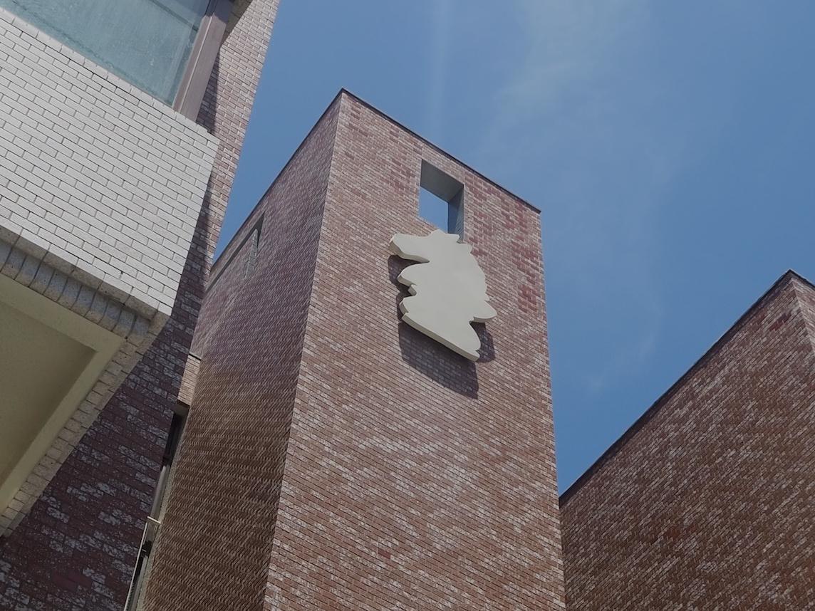 福岡市中央区大濠の賃貸物件/建物のシンボルマークをパシャリ。