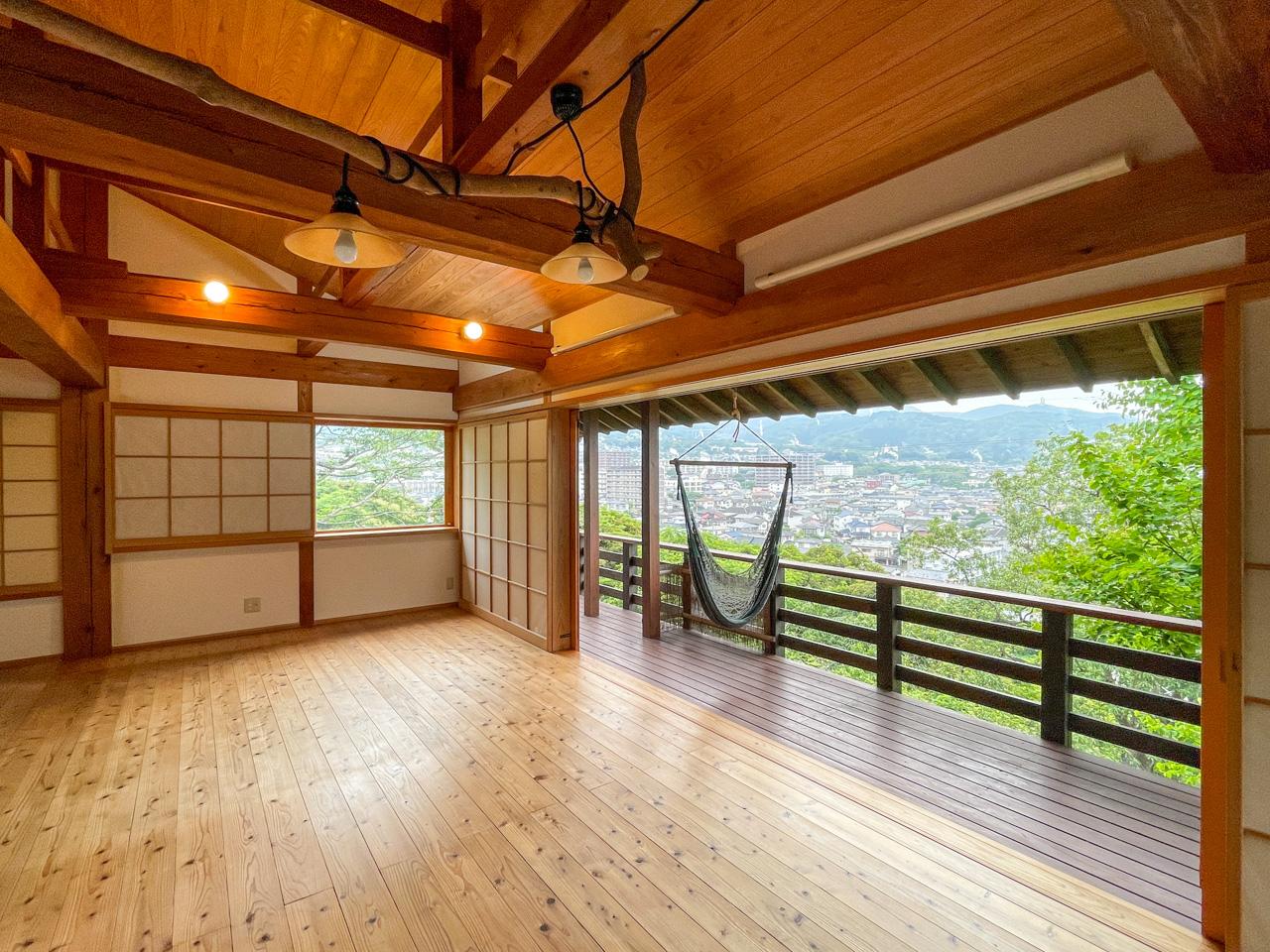 大分県別府市大字鶴見字角山の売買物件/別府の高台にある住居。遠くの山や海が見渡せます。