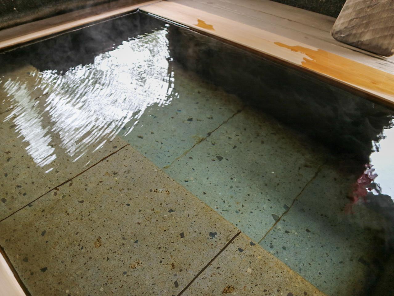 大分県別府市大字鶴見字角山の売買物件/保湿効果の高いメタケイ酸という成分が多く含まれています。