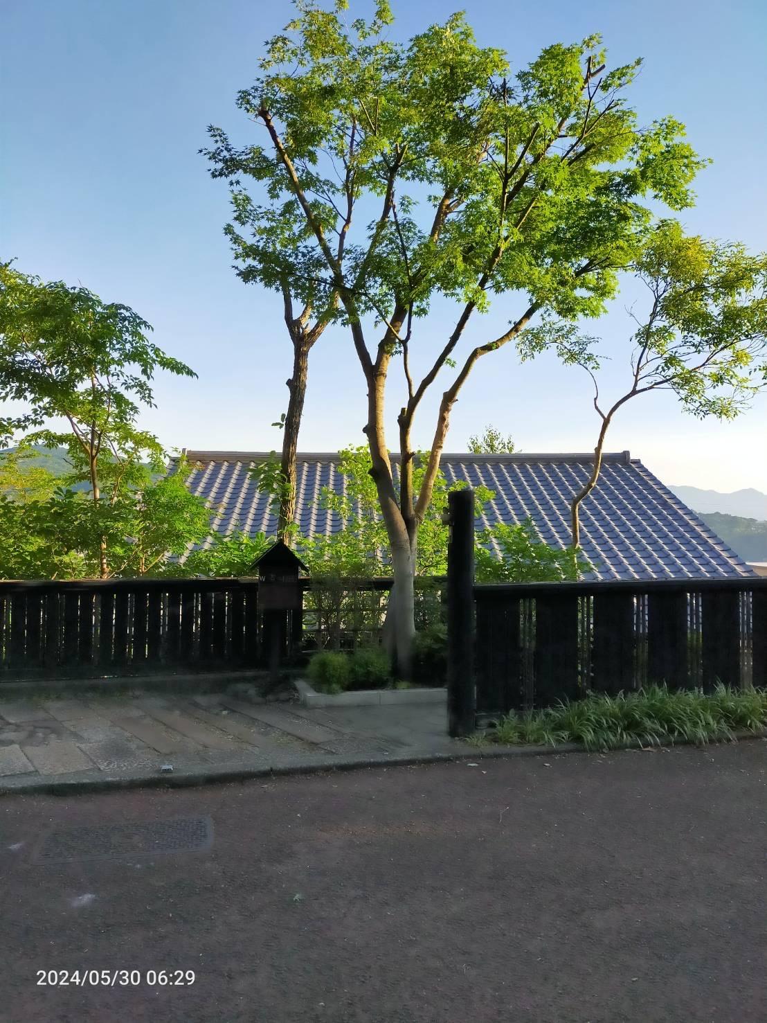 大分県別府市大字鶴見字角山の売買物件/家というより旅館みたい。