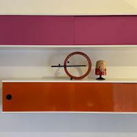 福岡市中央区赤坂の賃貸物件/家具セレクトショップより仕入れたのスチール製壁面収納。※雑貨は撤去されます。