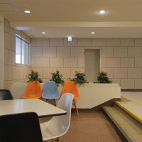 福岡市中央区赤坂の賃貸物件/エントランスの待合スペース。