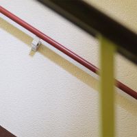 福岡市中央区赤坂の賃貸物件/手摺りまでエンジ。どこまでもエンジに拘る。