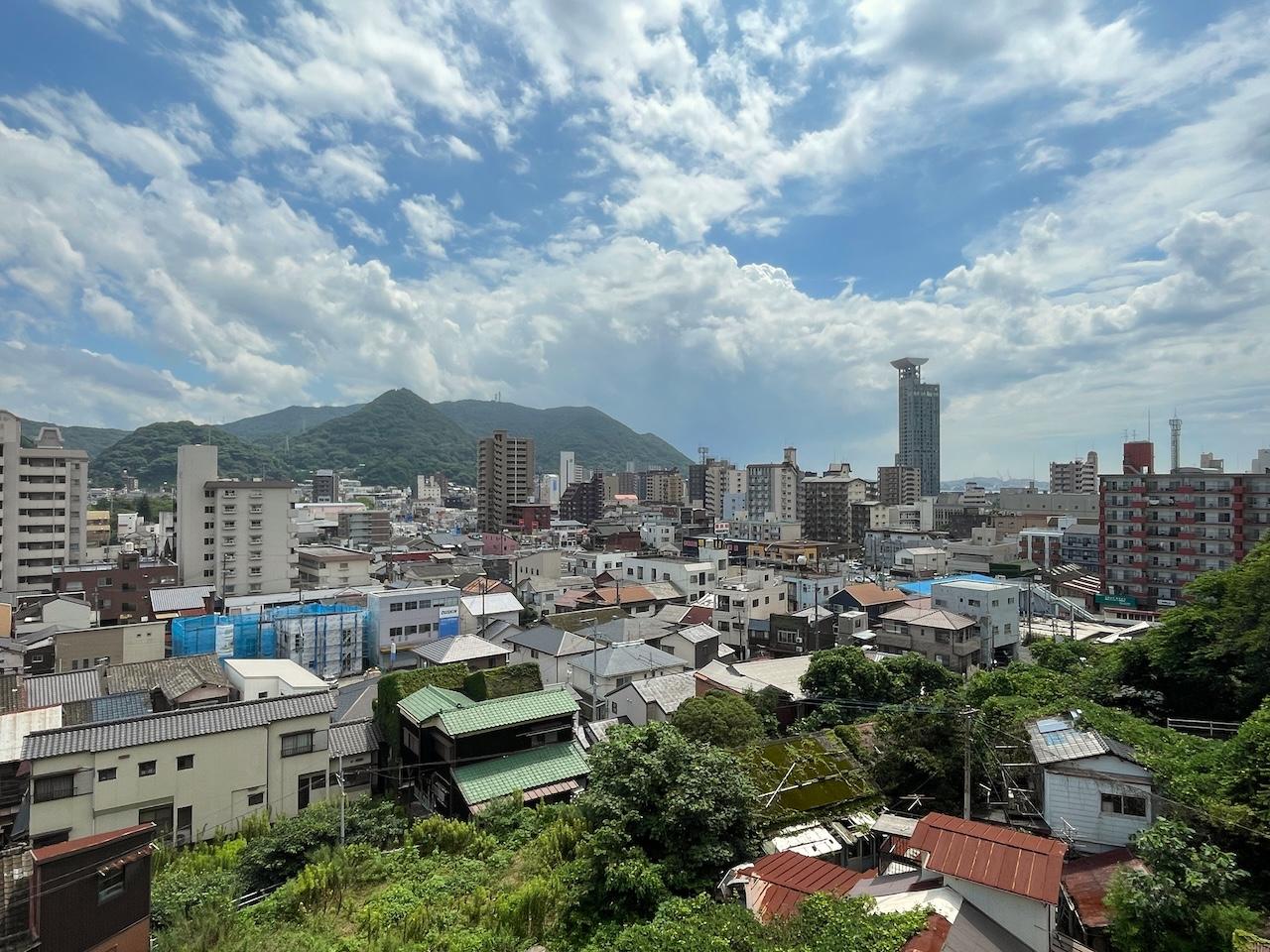 福岡県北九州市門司区畑田町の賃貸物件/屋上からの眺望。門司港駅付近が見えます。