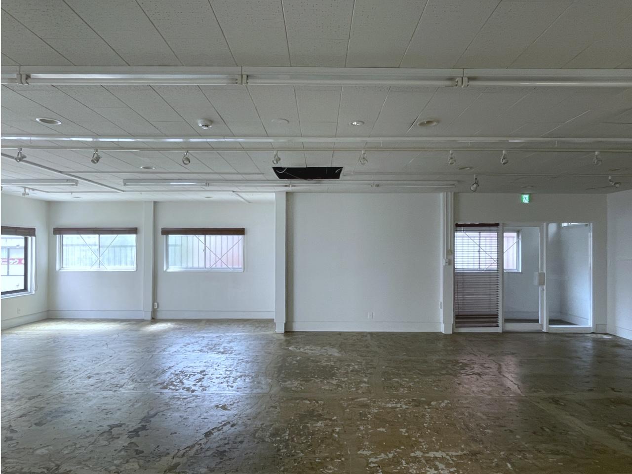 福岡市博多区博多駅前の賃貸物件/白を基調とし、窓も多めで、明るいです。