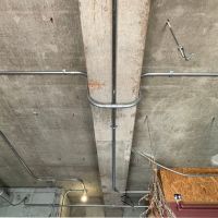 福岡市西区大字徳永の売買物件/天井はコンクリート躯体現し。