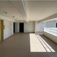福岡市西区今津の賃貸物件/エレベーターの前、広すぎです。