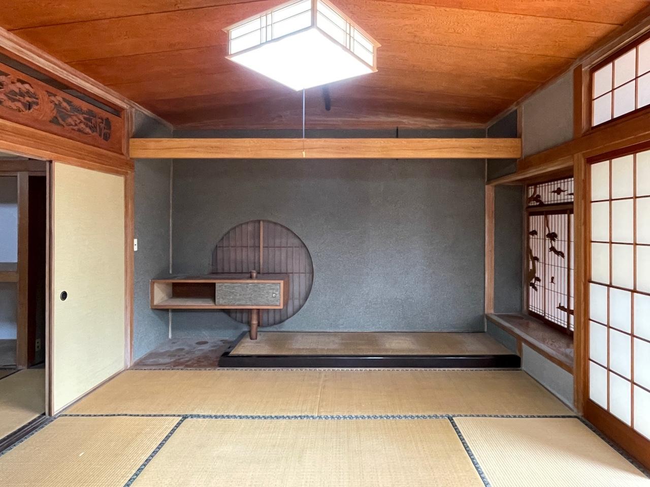 久留米市紅桃林の賃貸物件/船底天井の和室。ゆとりある広さです。
