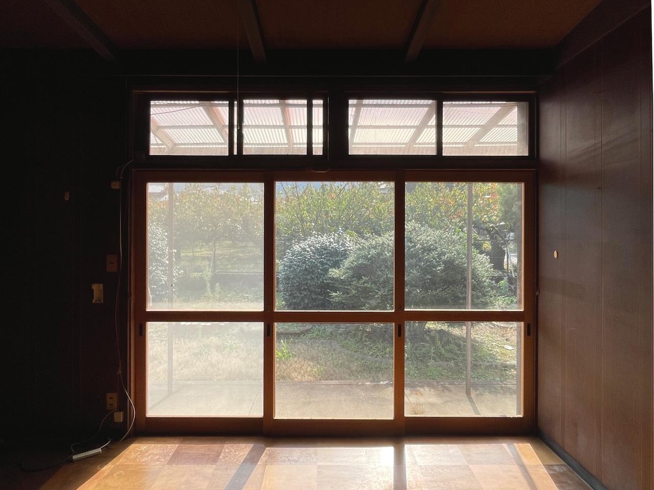 久留米市紅桃林の賃貸物件/ガラス戸が可愛いです。