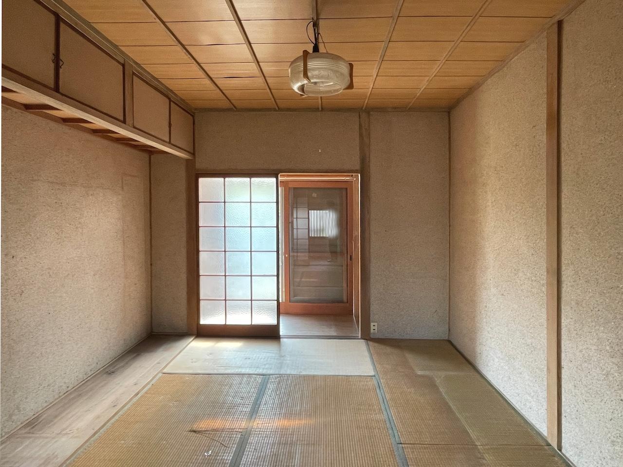 久留米市紅桃林の賃貸物件/奥の和室。色のトーン好きだな。