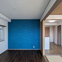福岡市中央区黒門の賃貸物件/ブルーのアクセントクロス。ワークルームにしてもいいかなあ。