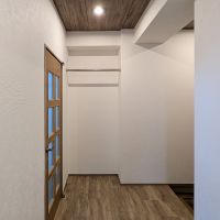 福岡市中央区黒門の賃貸物件/玄関横にはちょっとした収納スペースも。上着掛けに便利ですね。