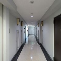 福岡市中央区黒門の賃貸物件/共用廊下。クリーンな雰囲気。