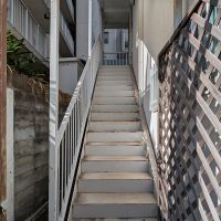福岡市中央区桜坂の賃貸物件/この階段から2階へ上がります。