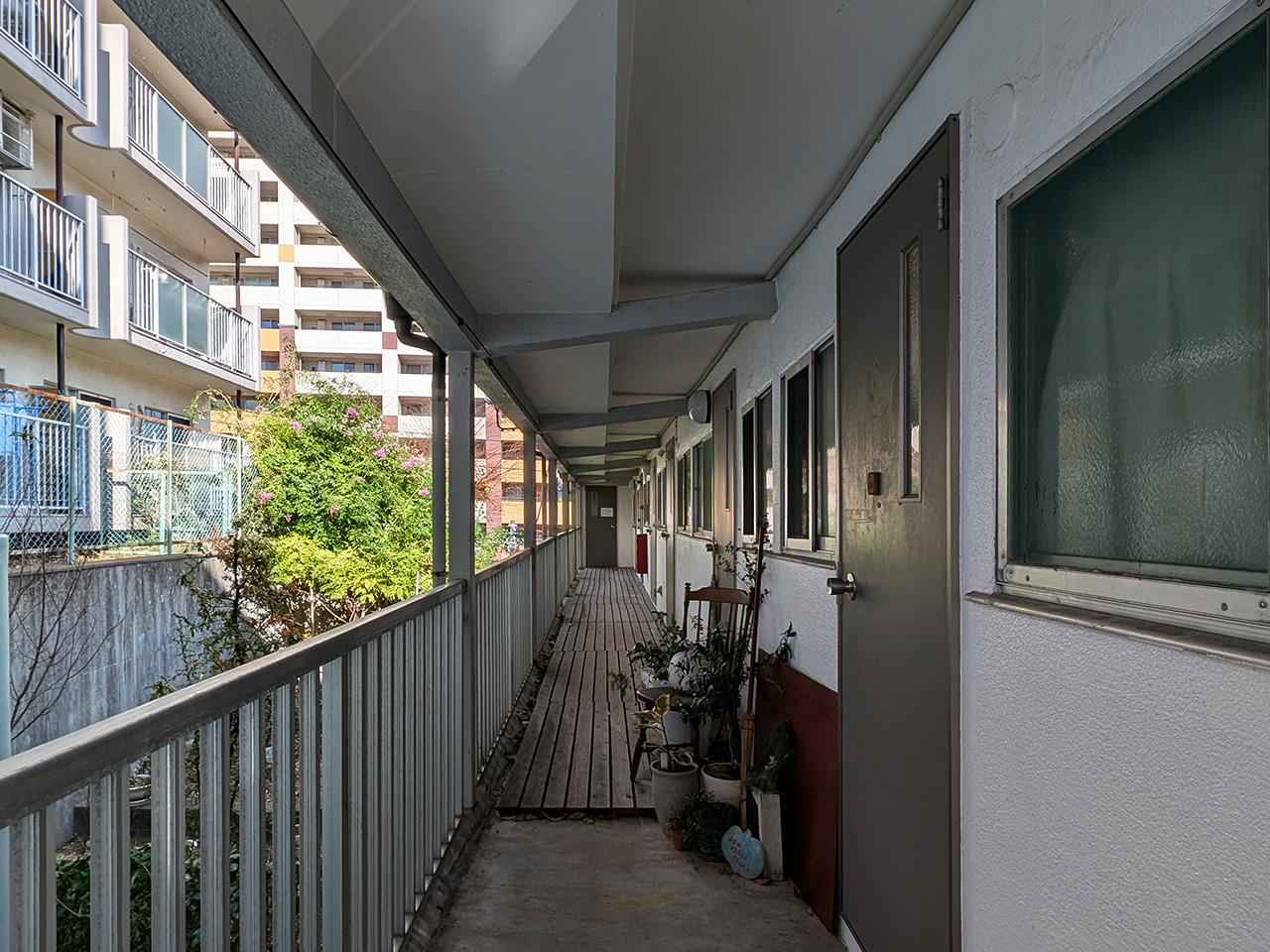 福岡市中央区桜坂の賃貸物件/共用廊下。