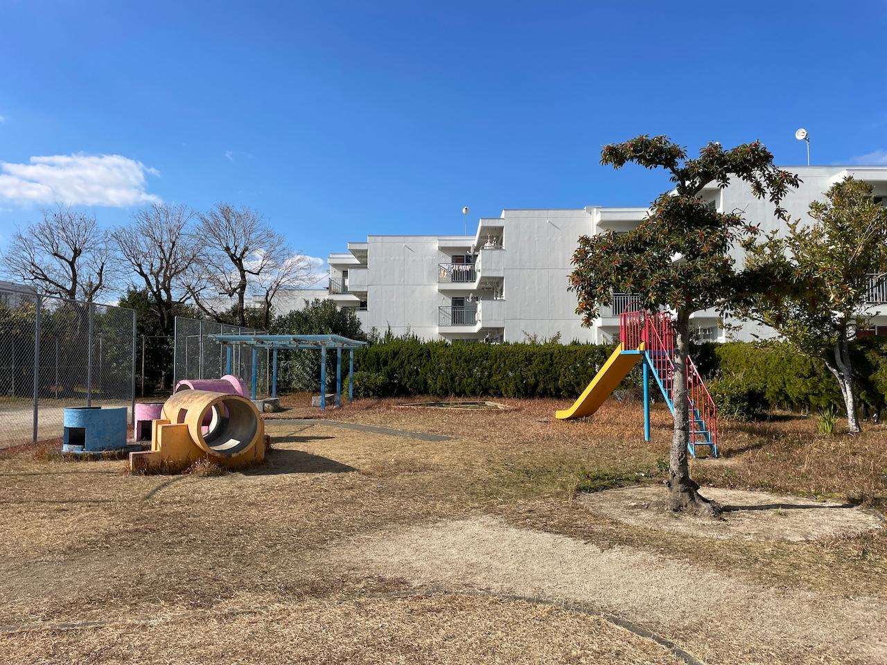 福岡市博多区東月隈の賃貸物件/目の前には、敷地内公園