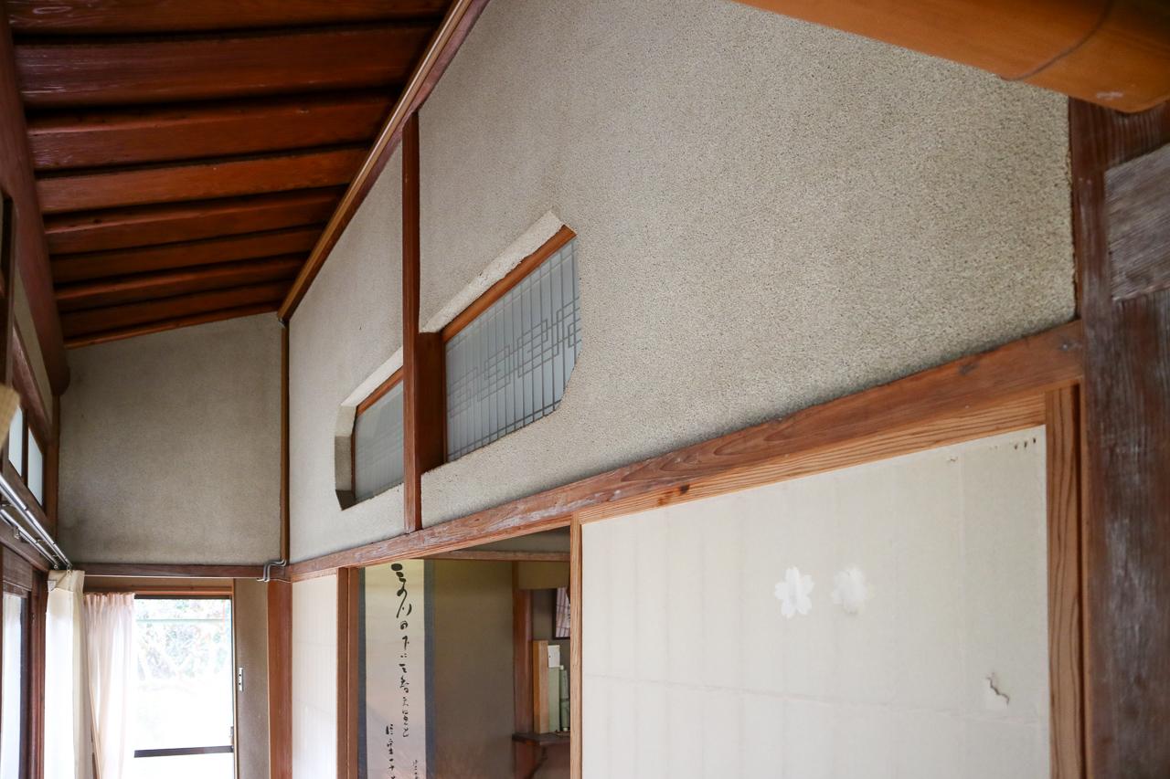 福岡県北九州市小倉北区上富野の賃貸物件/部屋ごとの異なるデザインの欄間。