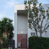 福岡市南区平和の売買物件/外観とアプローチ。まるで戸建てのようなゆとり感。