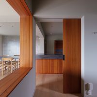 福岡市南区平和の売買物件/玄関側からリビングを。