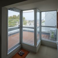 福岡市南区平和の売買物件/4階踊り場から広々としたバルコニーを。