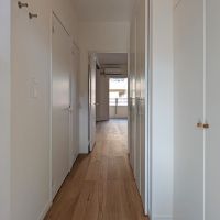 福岡市中央区薬院の賃貸物件/光が差し込む玄関。
