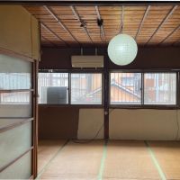 福岡県久留米市田主丸町の賃貸物件/窓の外には、ベランダがあります。