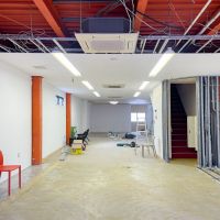 佐賀県唐津市刀町の賃貸物件/壁や天井の一部を抜き鉄骨現しに。ここは募集区画ではないものの解体時のイメージとしてご覧ください。