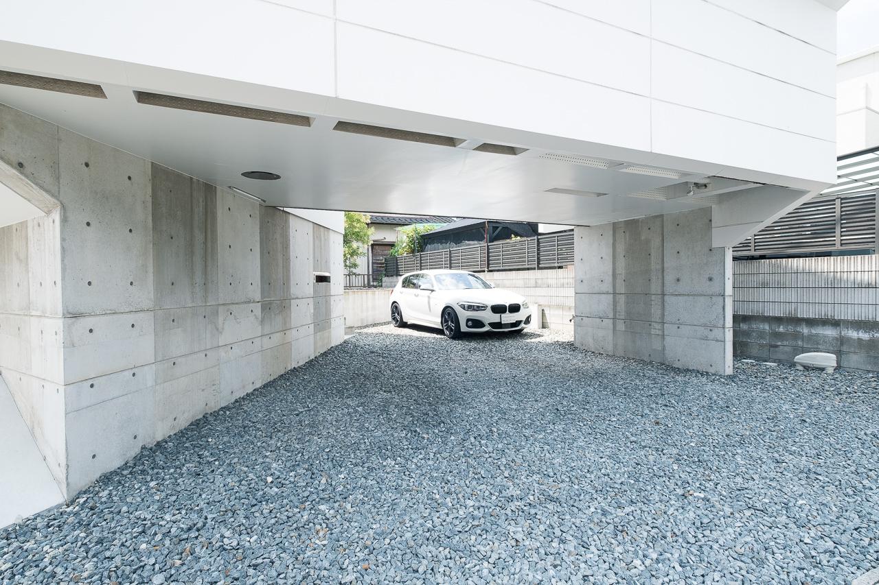 大野城市大城の売買物件/3台は余裕で駐車できます。
