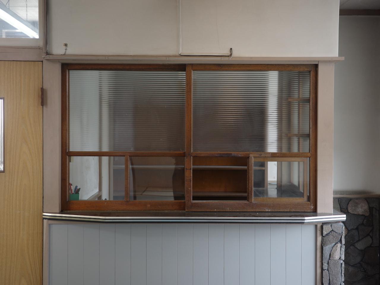 福岡県八女市黒木町本分の賃貸物件/受付はこちら。お薬もこちらで渡していたそうです。