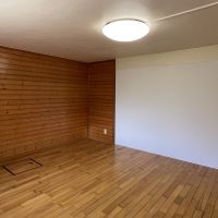 久留米市田主丸志塚島の売買物件/キッチン横の洋室。ストックルームにしては広過ぎですが、どう使おうか。