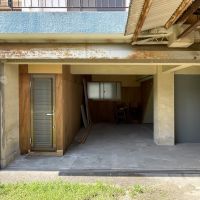 久留米市田主丸志塚島の売買物件/車庫の左には、倉庫があります。扉を閉めること可能です。