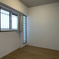 福岡市南区花畑の売買物件/洋室3。珍しいガラスブロック。こちらのお部屋はエアコン設置不可となるため、ウィンドファンの設置になります。