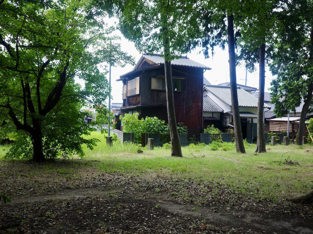太宰府市朱雀６丁目の賃貸物件/榎社の真横に鎮座する古民家