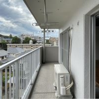 福岡市中央区平和の賃貸物件/バルコニー。洗濯物はこちらにどうぞ。
