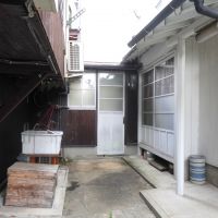 福岡市中央区桜坂の売買物件/1階部分で、居住棟とアトリエをつないでいます。